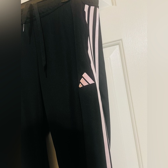 NWOT Adidas Black w/ Clear Pink Stripes Jogger Pants | Women’s M | Model HR7118 - Picture 3 of 4
